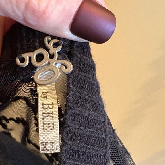 Gimmicks by BKE Black and White Patterned Cardigan with Black Lace Accents - Picture 11 of 14